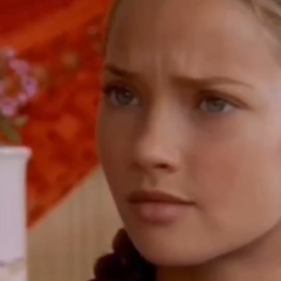 Meet your Posher, Emily - Picture 1 of 1